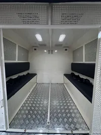 Viatura da Polícia Penal sobre pickup JAC Hunter, foto 5, transformado pela R&R Veículos Especiais